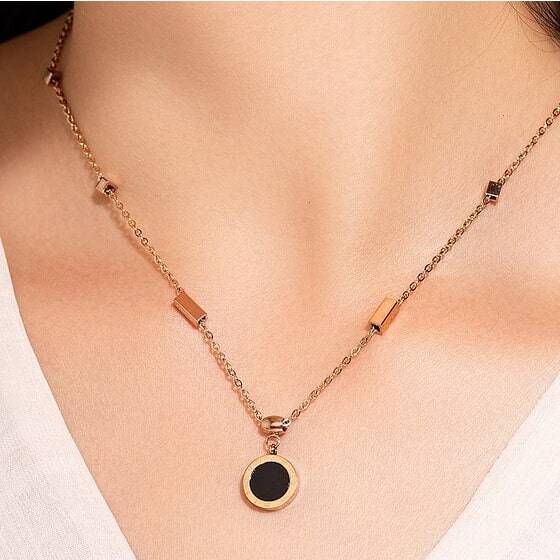 Clock Pendant Necklace Des (1)